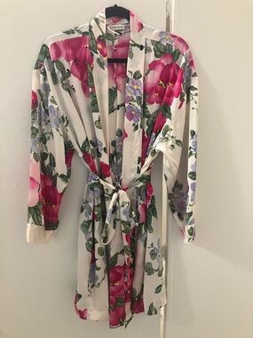 Victorias Secret White W Red Purple Flowers Floral Short Robe Sz XS S